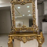آیینه و کنسول