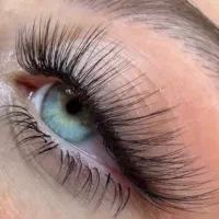 اکستنشن مژه با چسب لاولی با بروزترین مدل ها
