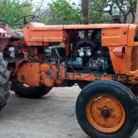 تراکتور رومانی تمیز