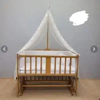 تخت کنار مادر