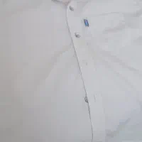 چند تکه لباس نو وروسری وشال