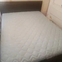 تخت خواب دو نفره همراه با تشک کارکرده