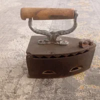 عتیقه ها برنجی|کلکسیون اشیاء عتیقه|نیشابور, گنبد سبز|دیوار