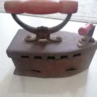 اتو ذغالی قدیمی