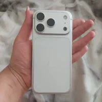 17pro  تمیز بدون خط و خش