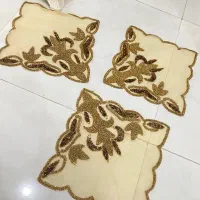 رومیزی منجوق دوزی شده