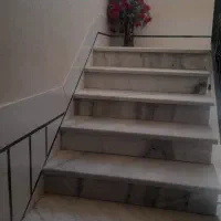 اجاره-دو-طبقه-در-بست-دو-واحد-دو-خوابه