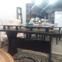 میز ناهار خوری  و کتابخانه