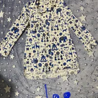 تعدادی لباس زنانه ‌فرم مدرسه پسرانه|لباس|رشت, باهنر|دیوار