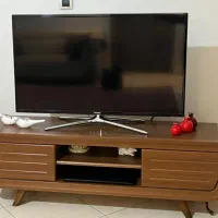 تلوزیو ۴۲ اینچ ال ای دی سامسونگ و میز تلوزیون