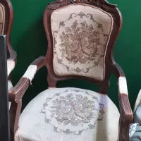 صندلی چوبی