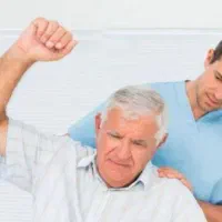 فیزیوتراپی و حرکت‌درمانی در منزل