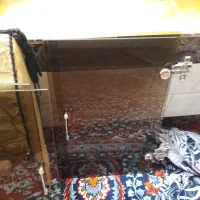 مقداری چوب لترون ودرب شیشه ای ویک عدد آینه