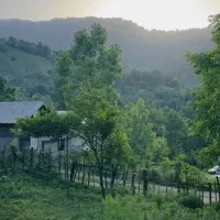 زمین ۱۰۰۰متری مسکونی/نزدیک رودخونه/ویودار