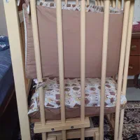 تخت کنار مادر گهواره ای