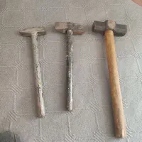 سه عدد پتک سنگین  به صورت یکجا به فروش میرسد