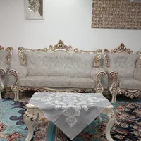 مبلمان سلطنتی سالم وتمیزدارای دومیزعسلی