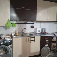 منزل دربست دو طبقه تمیز پایین با سرویس بالا یکسره