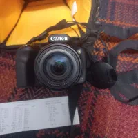 دوربین canon در حد نو