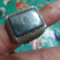 انگشتر عتیقه مبلغ فقط  دهملیون تومان نقراسا