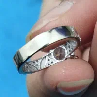 طلا سفید نگین دار نو به قیمت استثنایی