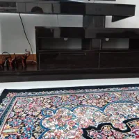 میز تلوزیون خیلی تمیز در حد نو