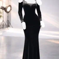 دو عدد لباس مجلسی سایز ۳۸ و ۴۰