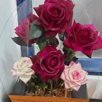 گلدون شیشه ای با ۷شاخه گل بزرگ قابل شستشو