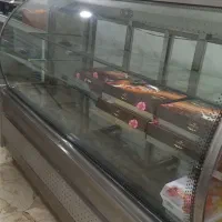 دوعددیخچال ویترینی تمیز مخصوص شرینی فروشی