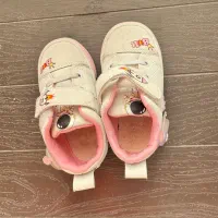 کفش چراغ دار کودکانه