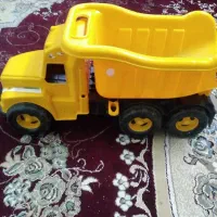 ماشین کامیون اسباب بازی بزرگ وسالم