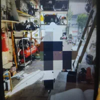 کارگر جهت کار در تعمیرگاه