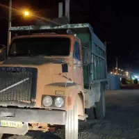 فروش یک دانگ ماشین ولوو ب همراه رانندگی|خودرو سنگین|قروه, |دیوار