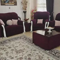 یک دست مبل  7نفره و یک دست میز نهار خوری 6نفره