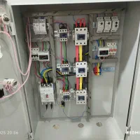 مونتاژ وطراحی و اجرای تابلو برق سه فاز و تک فاز|خدمات پیشه و مهارت|اراک, |دیوار