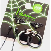 گوشواره میخی تکی خفاش و آویز بلند عنکبوت شب تاب|بدلیجات|یزد, |دیوار