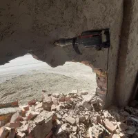 تخریب باپیکور وکار بنایی انجام میشود