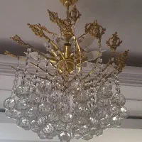 ۲ عدد لوستر کریستالی مخصوص سالن