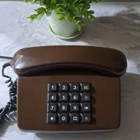 تلفن رو میزی