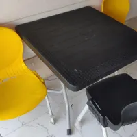 میز و صندلی در حد نو