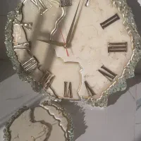 ساعت دیواری همراه با جاکلیدی