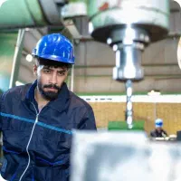 استخدام راننده لیفتراک و برشکار و تراشکار و کارگر|استخدام صنعتی، فنی، مهندسی|قم, شهرک قدس|دیوار