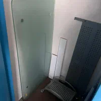 میز کار و کامپیوتر