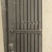 در فلزی اهنی