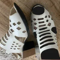 کفش پاشنه دار