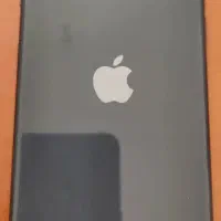 اپل iPhone SE (2020) با حافظهٔ ۱۲۸ گیگابایت
