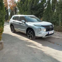 میتسوبیشی اوتلندر   ۲۰۲۴   سفید  سقف سفید  دودف