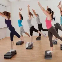 کلاس شاد چربی سوزی و تناسب اندام برای بانوان