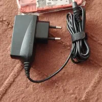 یک عدد شارژر نوکیا ساده..و یک قاب