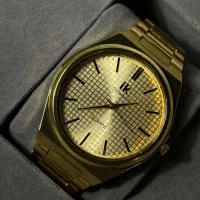 ساعت کلاسیک طلایی